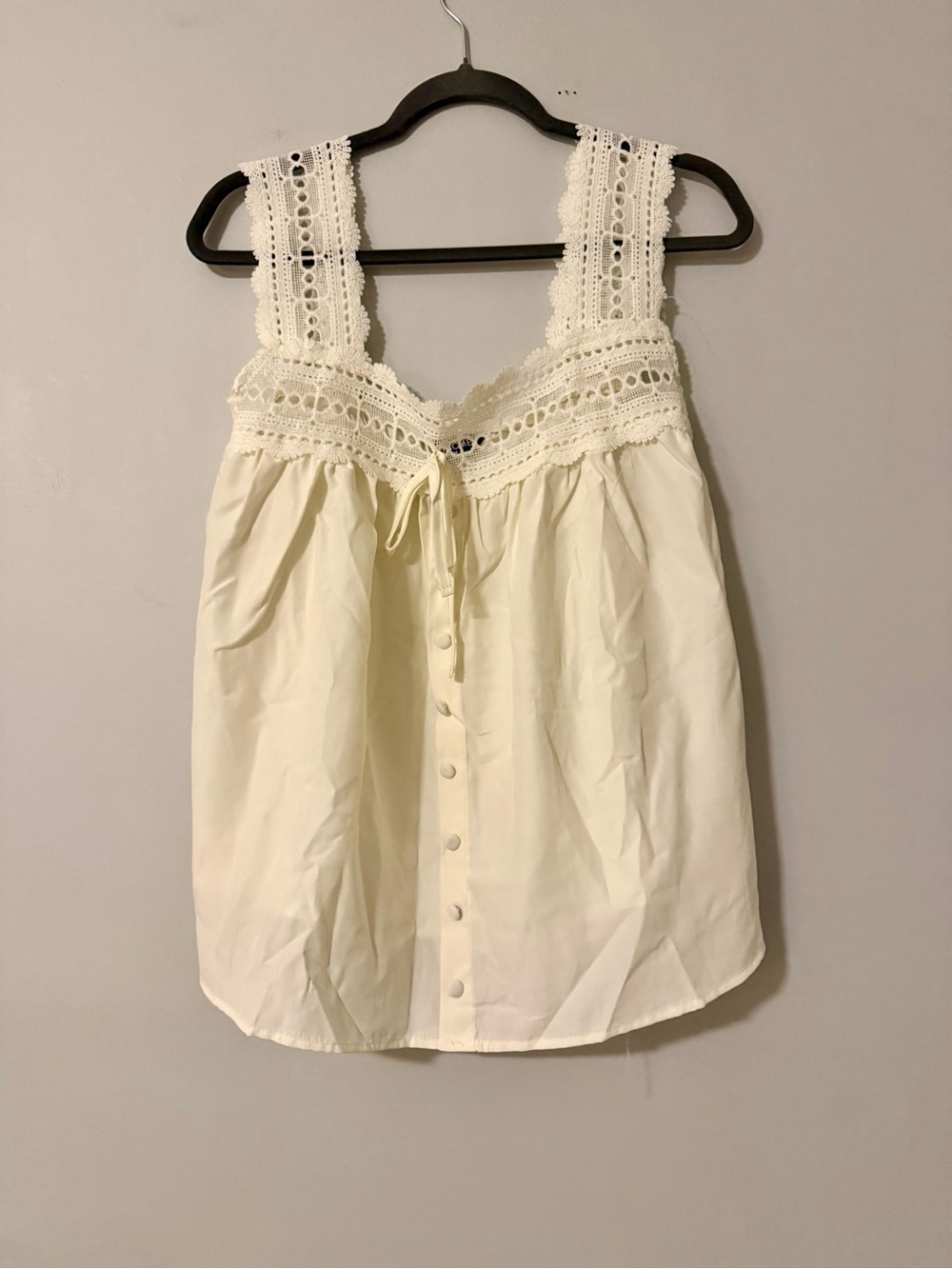 Lace-Trim Button Front Sleep Tank Pajama Set in Cream NEW.